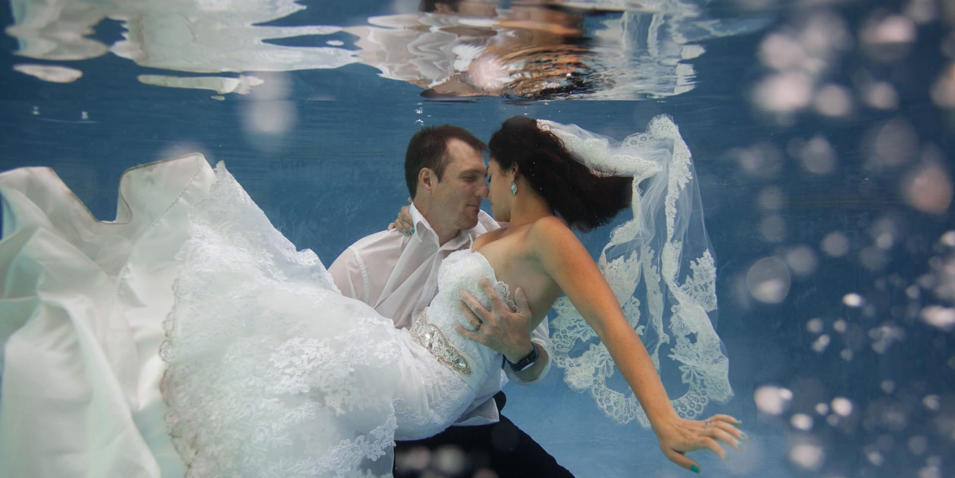 Pre-wedding shoot in Underwater Diving in Dubai