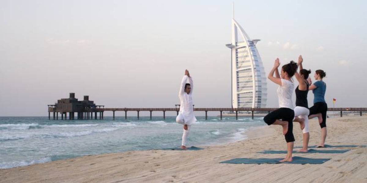 laze on beach dubai from instadubaivisa