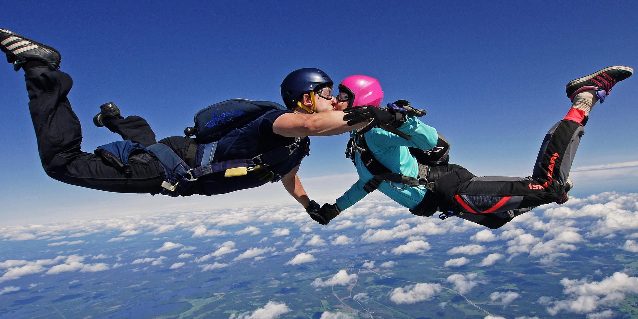 Pre-wedding shoot in Skydiving in Dubai