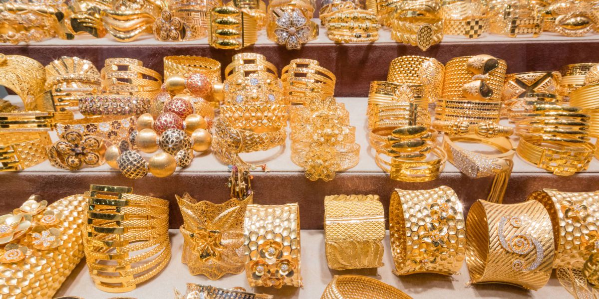 gold souk shopping in dubai uae