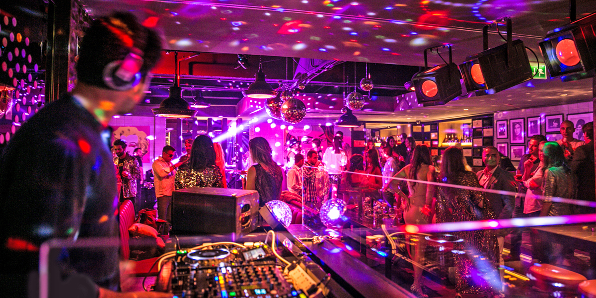 moes on the 5th thrilling nightlife clubs in dubai uae instadubaivisa